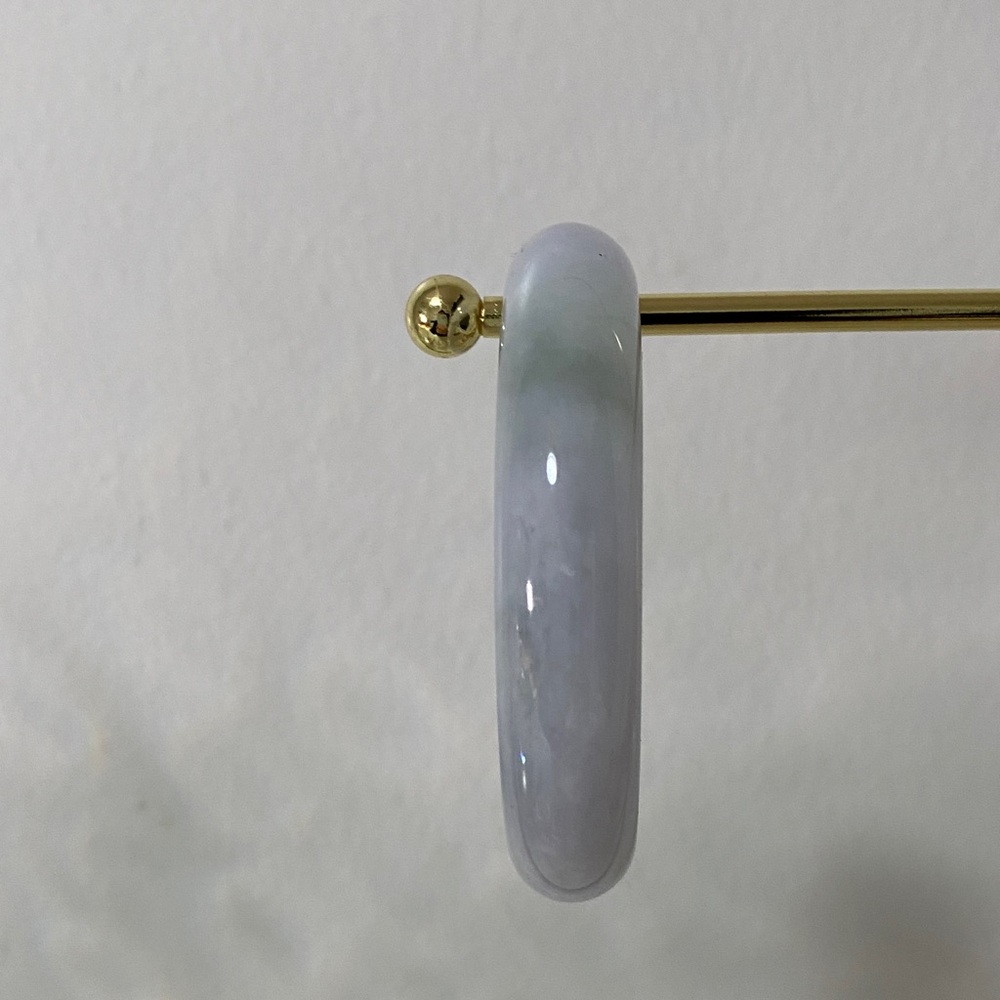 Lavender Jade‑Style Bangle | Polished Purple Stone Bracelet | Elegant Gemstone - Picture 5 of 16